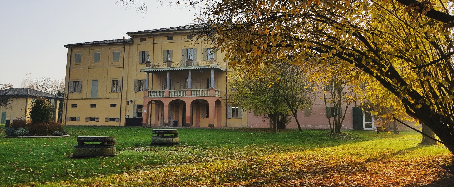 Immagine autunnale del museo