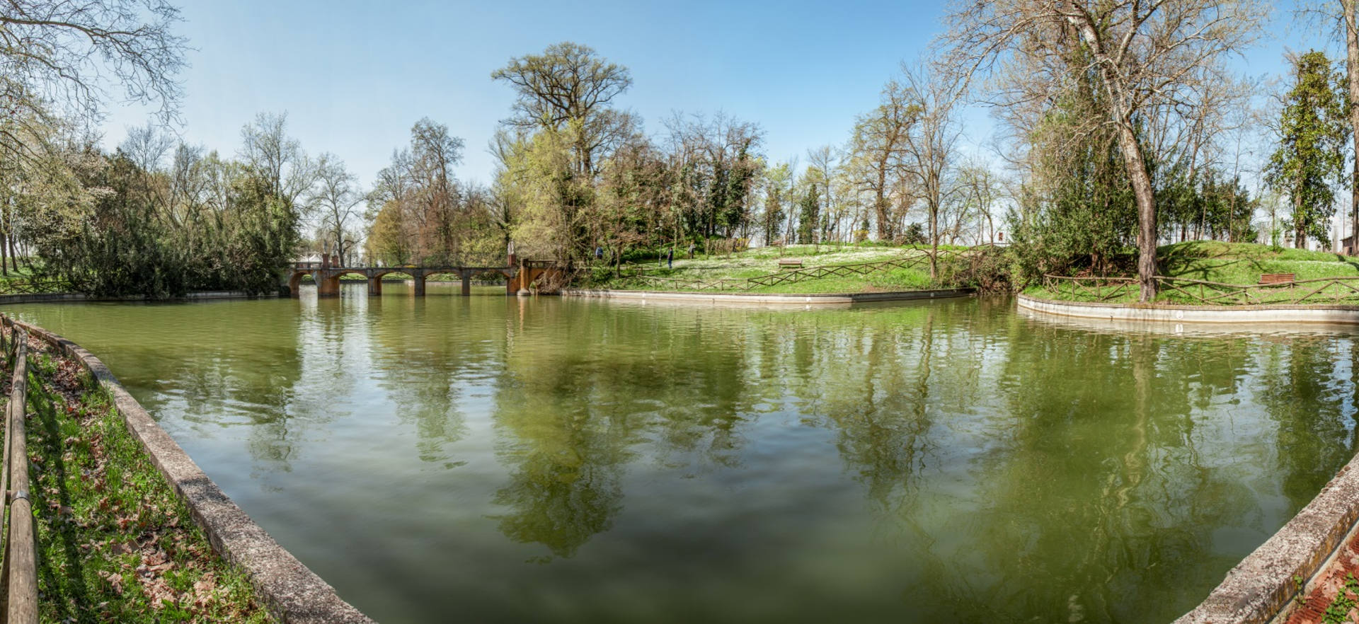 Il laghetto di villa Smeraldi